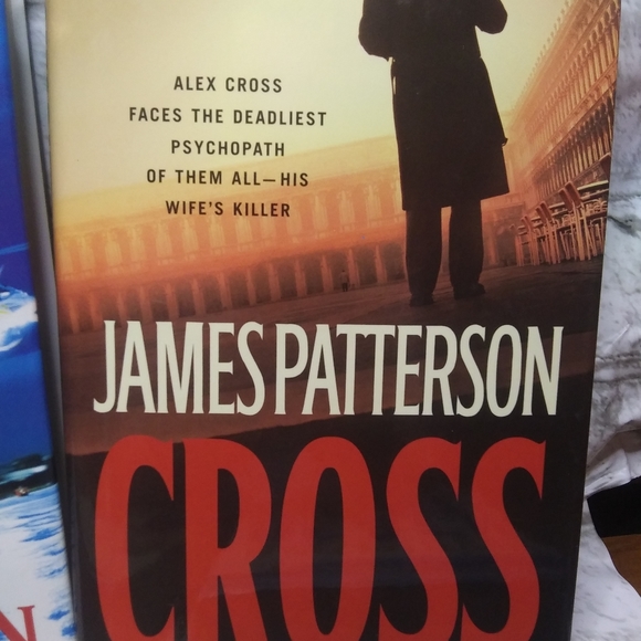 James Patterson 6 series of different books - Picture 4 of 11